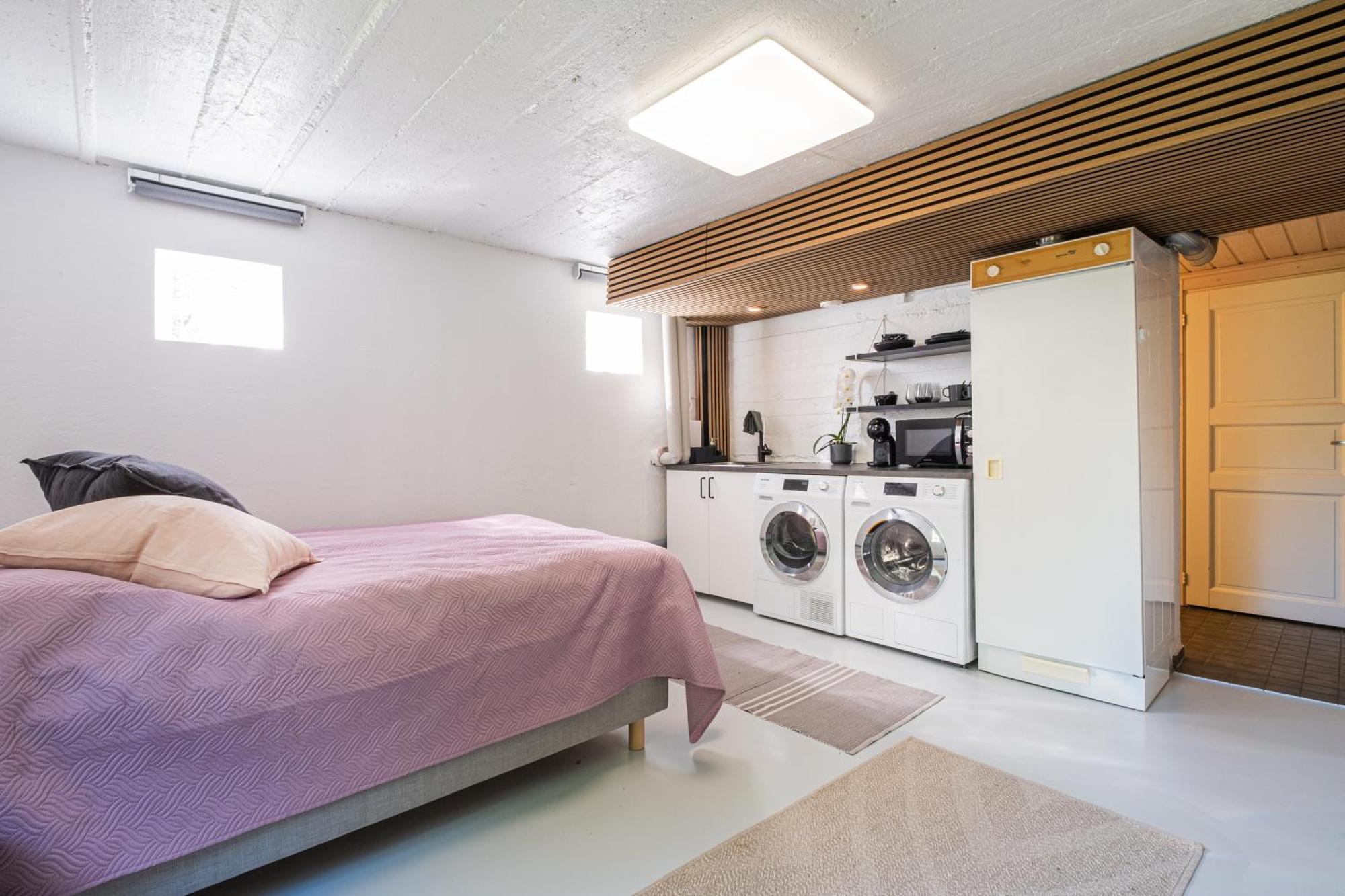 Guest With Authentic Finnish Wooden Sauna, 10 Min Drive From The Airport *