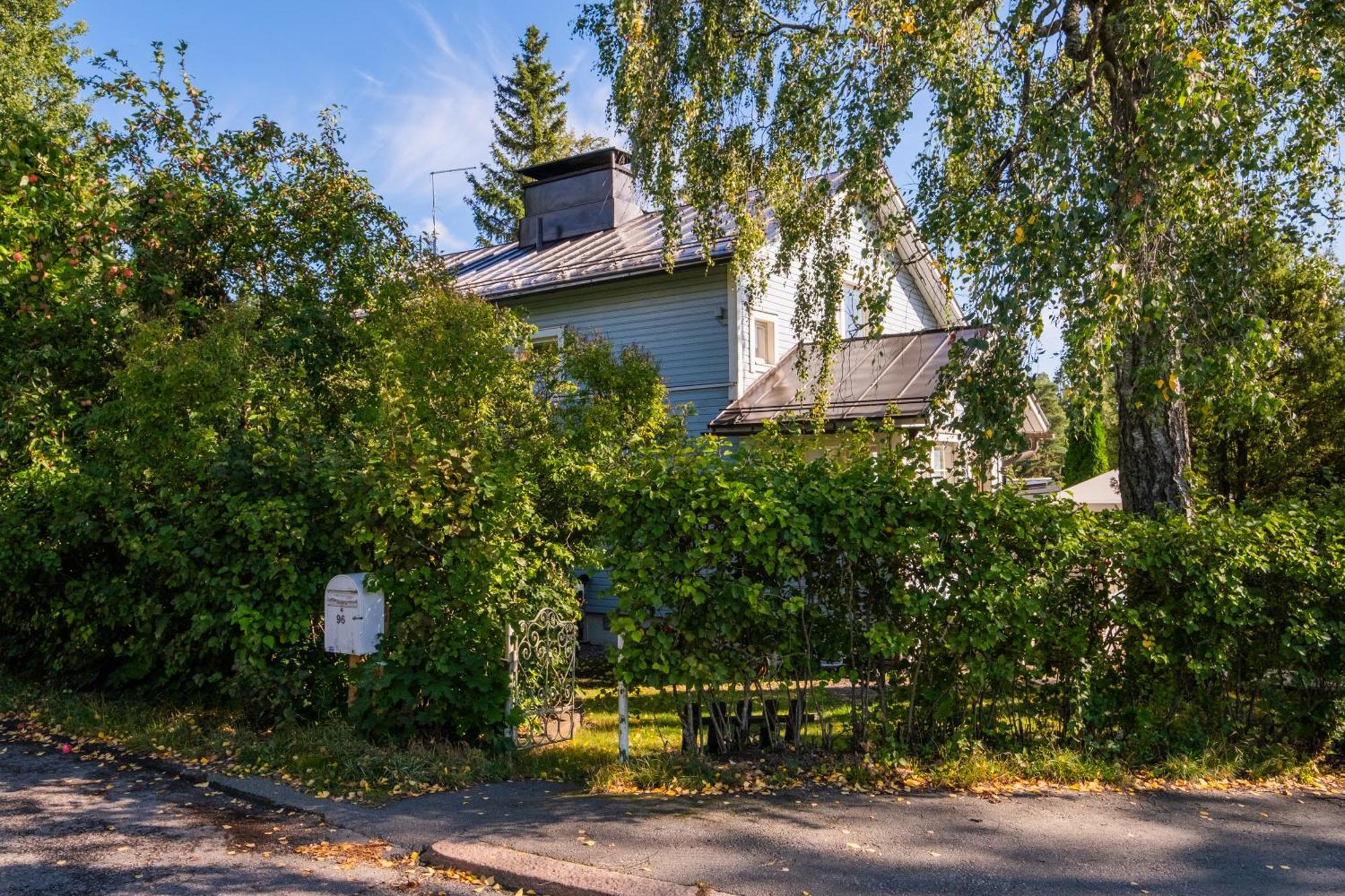 Guest With Authentic Finnish Wooden Sauna, 10 Min Drive From The Airport *
